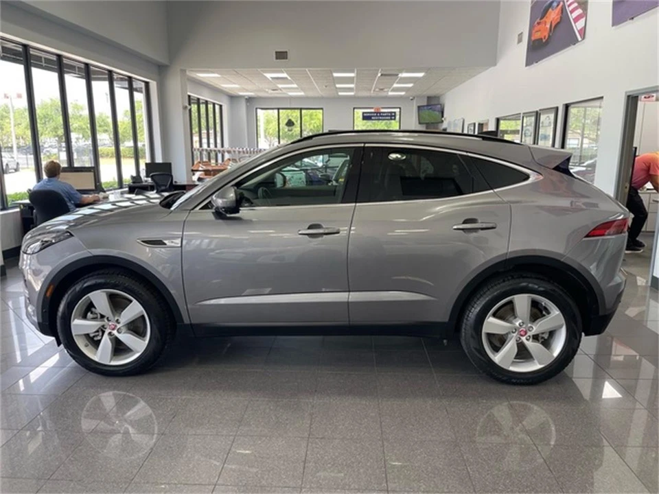 2021 Jaguar E-Pace - Image 2 of 31