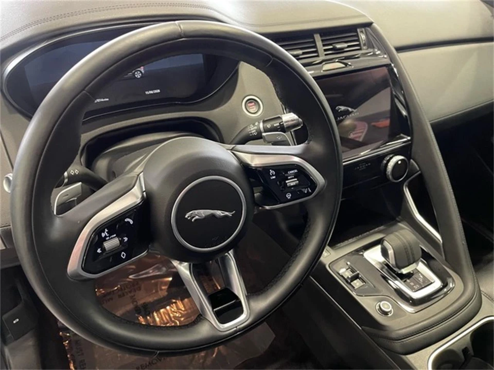 2021 Jaguar E-Pace - Image 28 of 31