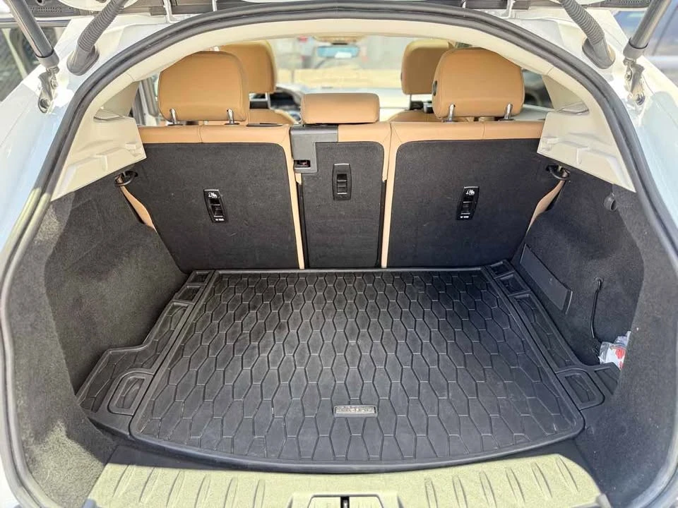 2021 Jaguar E-Pace - Image 12 of 15