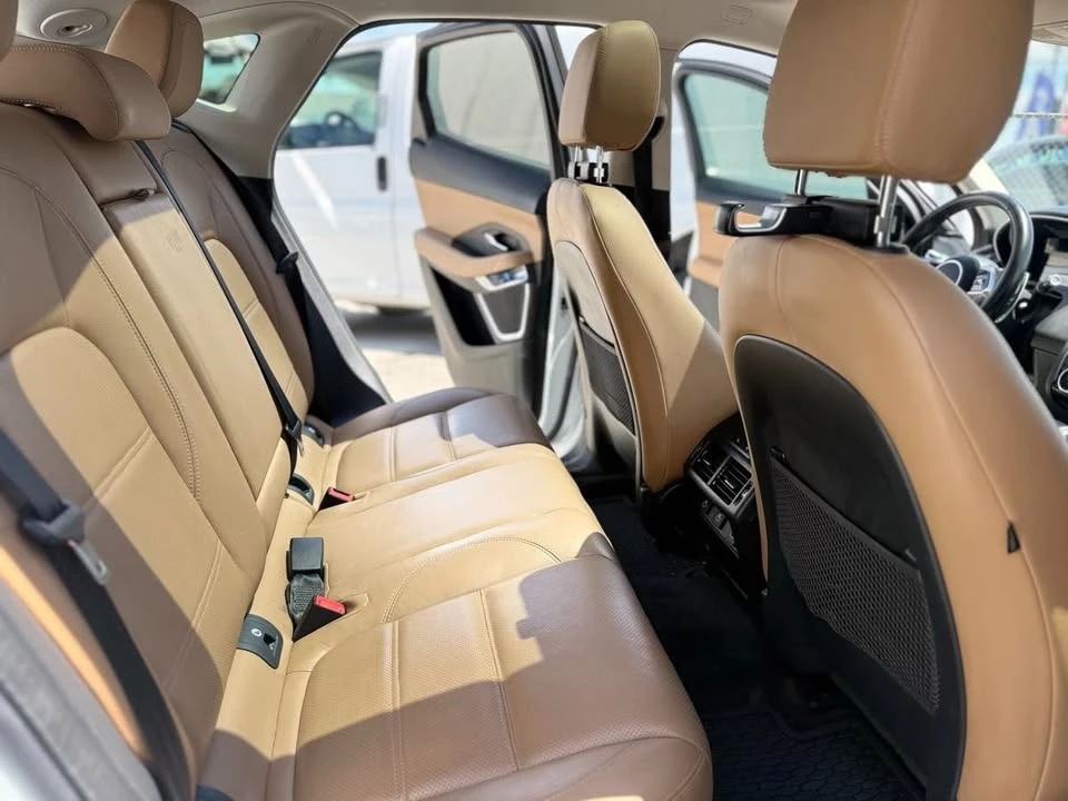 2021 Jaguar E-Pace - Image 10 of 15