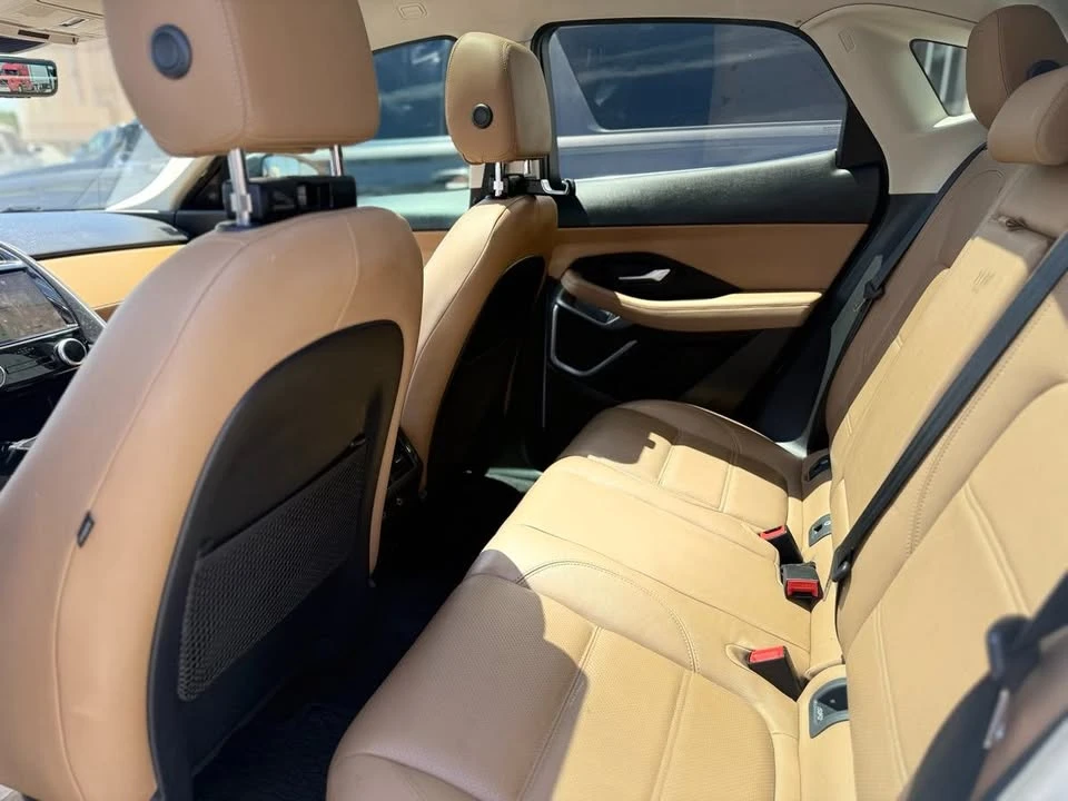 2021 Jaguar E-Pace - Image 11 of 15