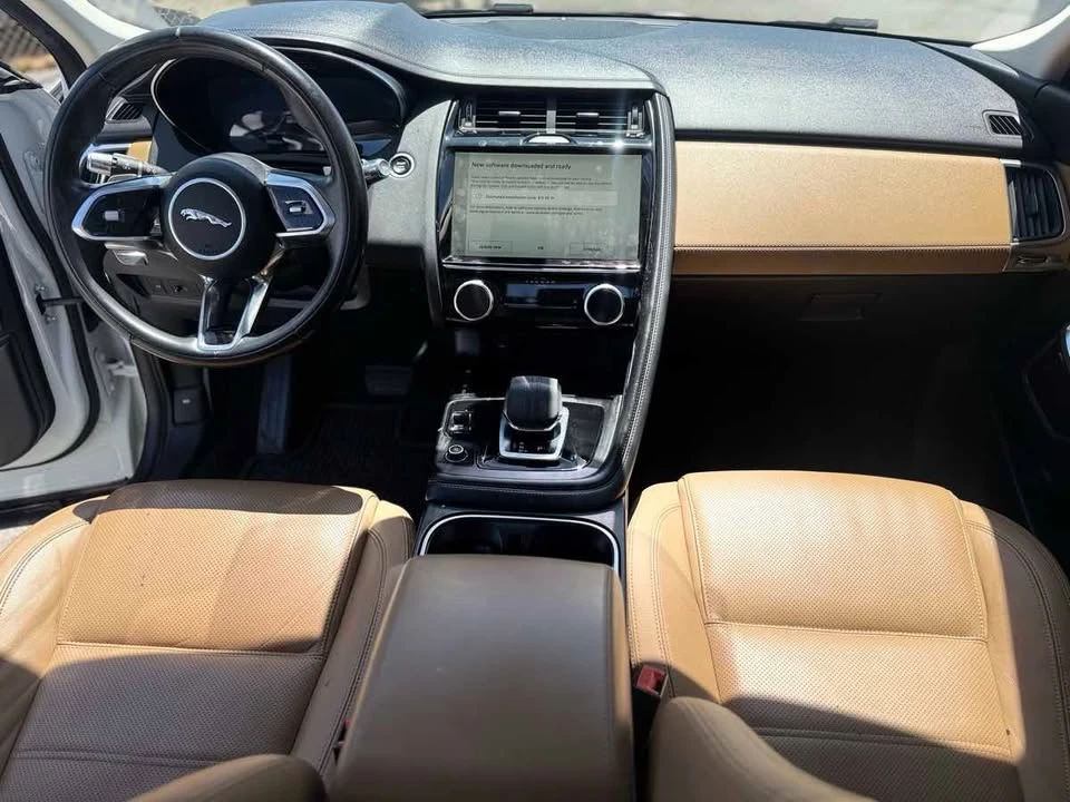 2021 Jaguar E-Pace - Image 8 of 15