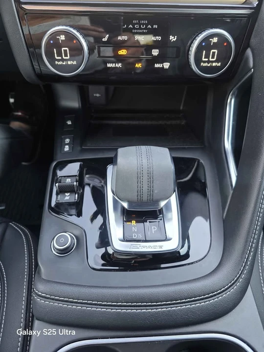2021 Jaguar E-Pace - Image 10 of 20