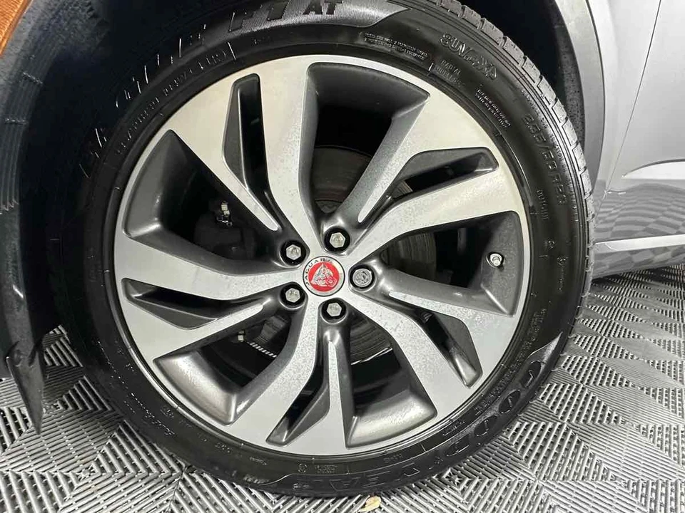 2021 Jaguar E-Pace - Image 3 of 21