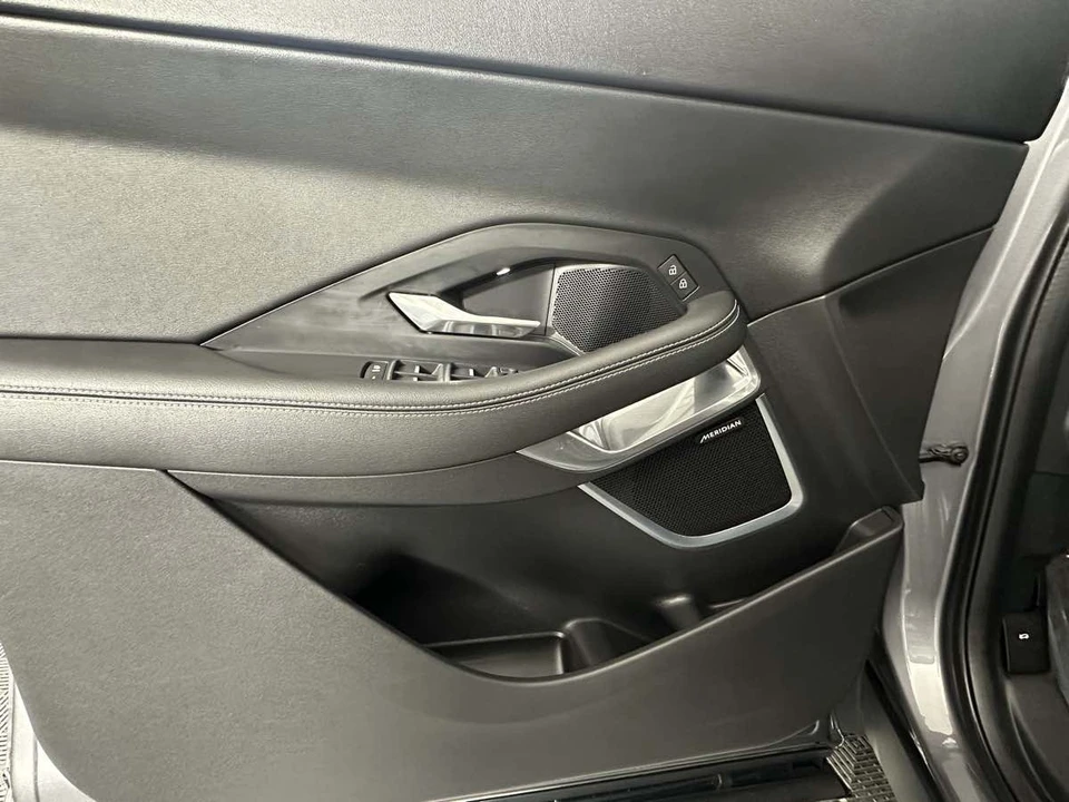 2021 Jaguar E-Pace - Image 17 of 21