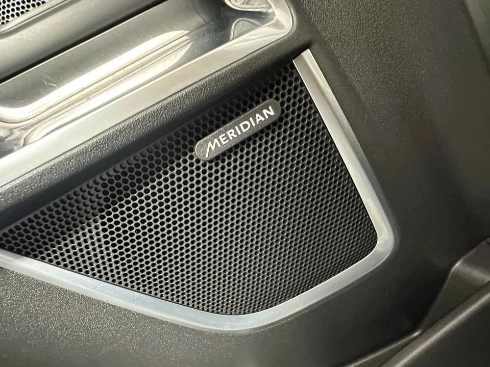 2021 Jaguar E-Pace - Image 19 of 21