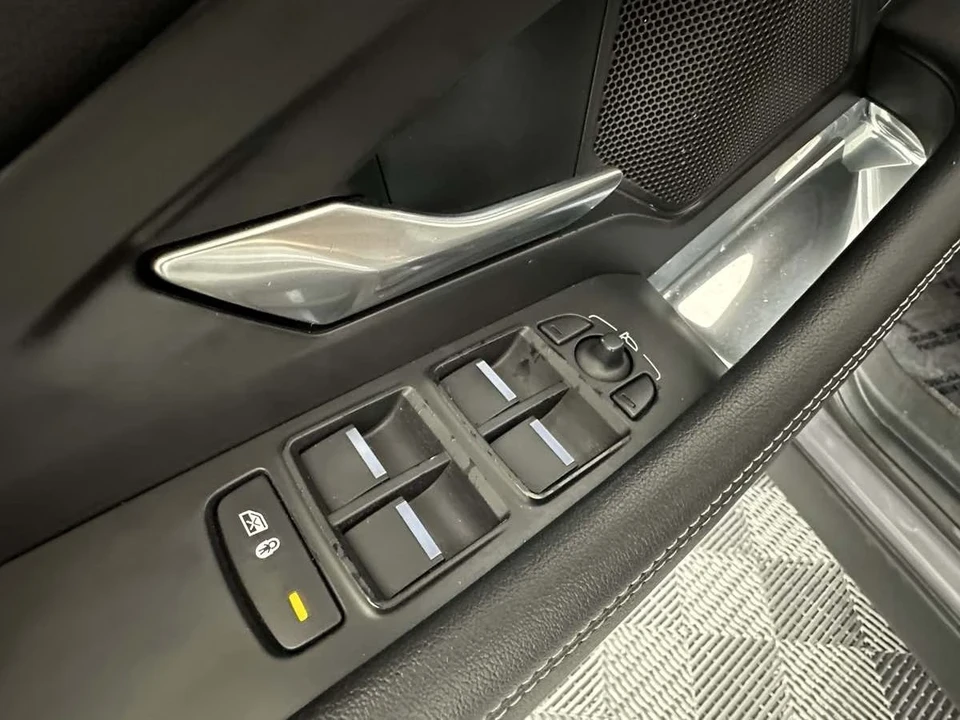2021 Jaguar E-Pace - Image 18 of 21