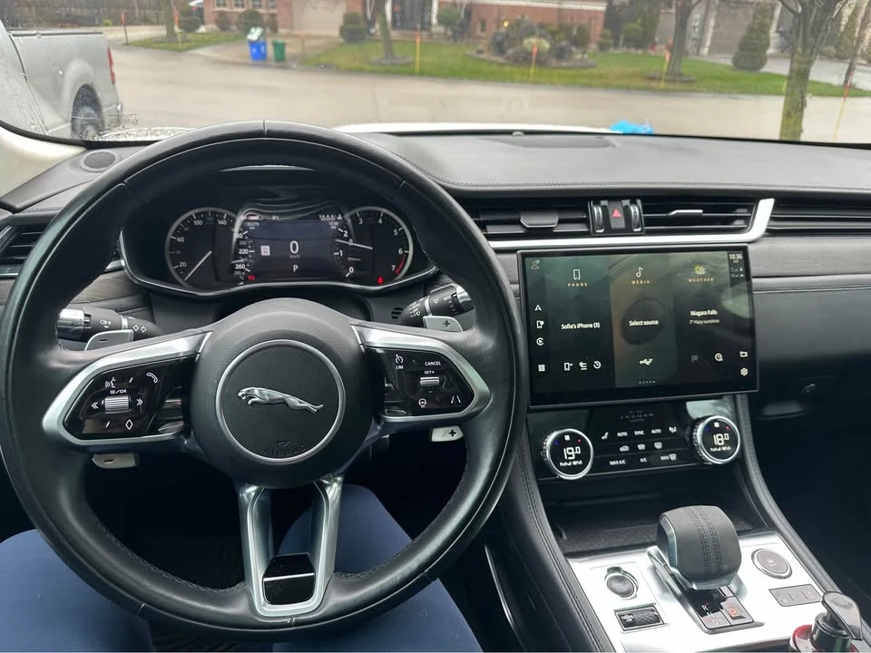 2021 Jaguar F-Pace - Image 7 of 12