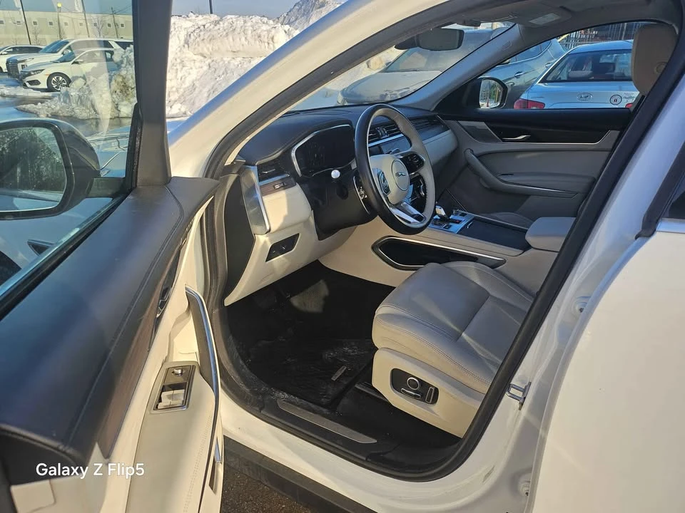 2021 Jaguar F-Pace - Image 5 of 10