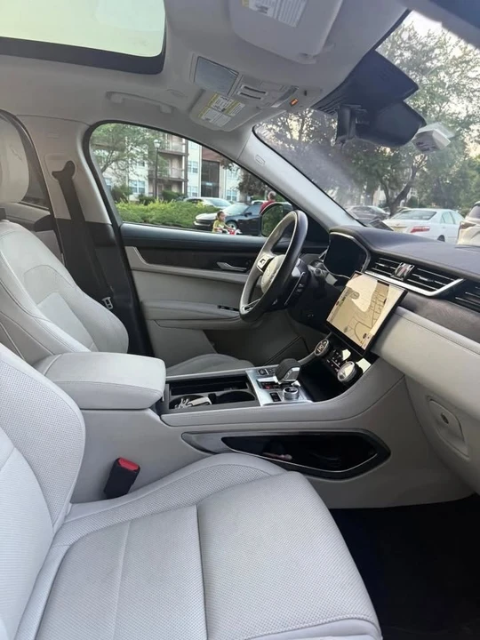 2021 Jaguar F-Pace - Image 7 of 10