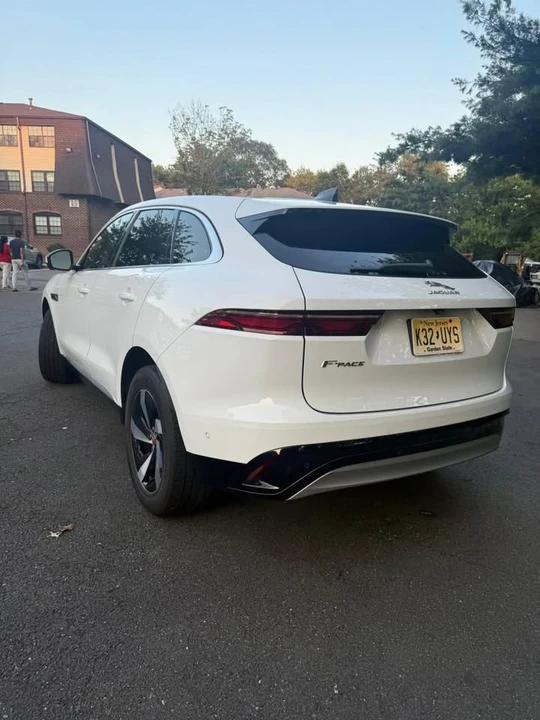 2021 Jaguar F-Pace - Image 3 of 10