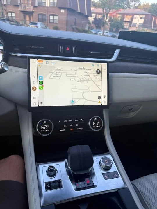 2021 Jaguar F-Pace - Image 8 of 10