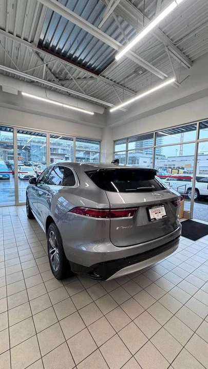 2021 Jaguar F-Pace - Image 7 of 10