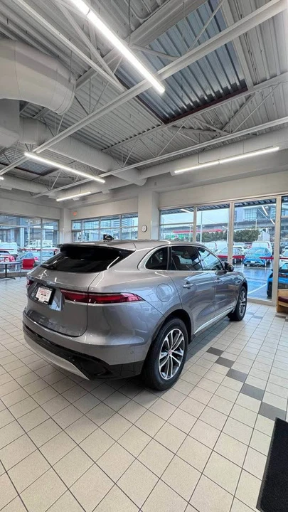 2021 Jaguar F-Pace - Image 5 of 10