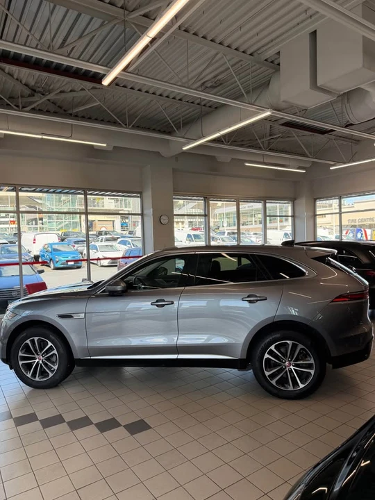 2021 Jaguar F-Pace - Image 5 of 14