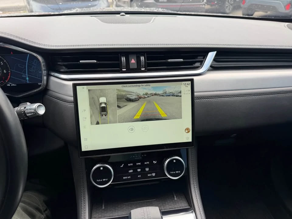 2021 Jaguar F-Pace - Image 14 of 16