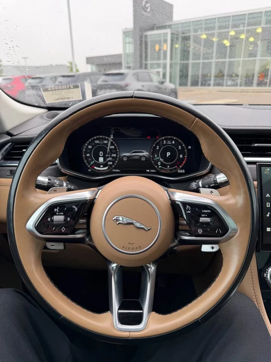 2021 Jaguar F-Pace - Image 11 of 14