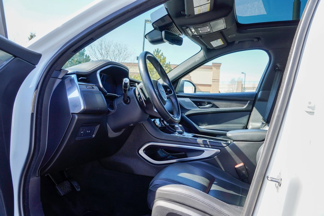 2021 Jaguar F-Pace - Image 10 of 21