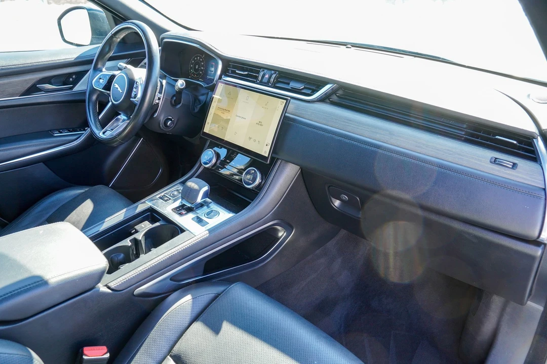 2021 Jaguar F-Pace - Image 18 of 21