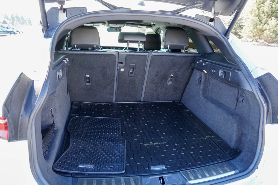 2021 Jaguar F-Pace - Image 17 of 21