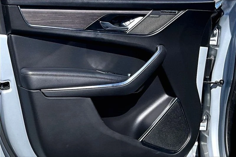 2021 Jaguar F-Pace - Image 9 of 20
