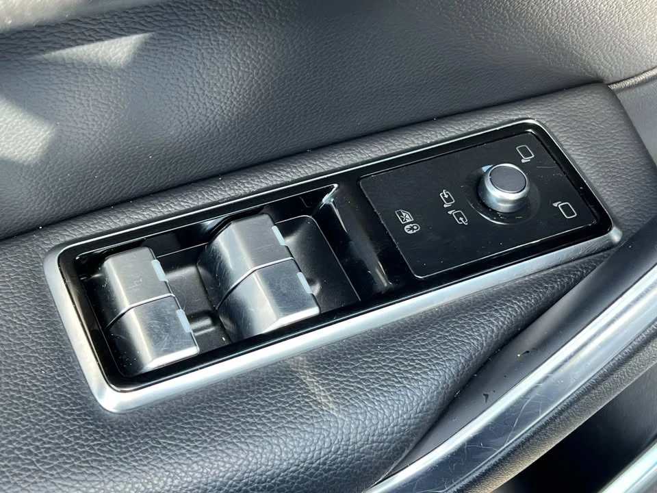 2021 Jaguar F-Pace - Image 15 of 20