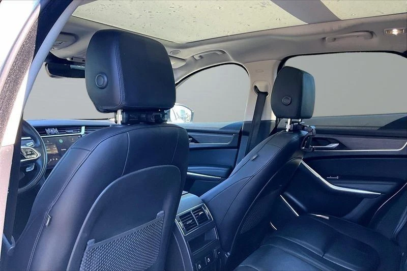2021 Jaguar F-Pace - Image 17 of 20