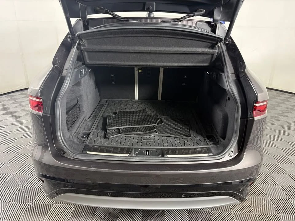 2021 Jaguar F-Pace - Image 14 of 18