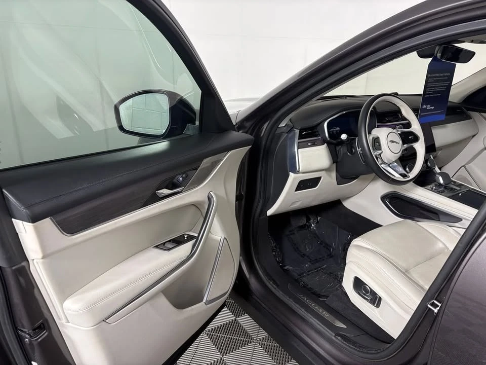 2021 Jaguar F-Pace - Image 7 of 18