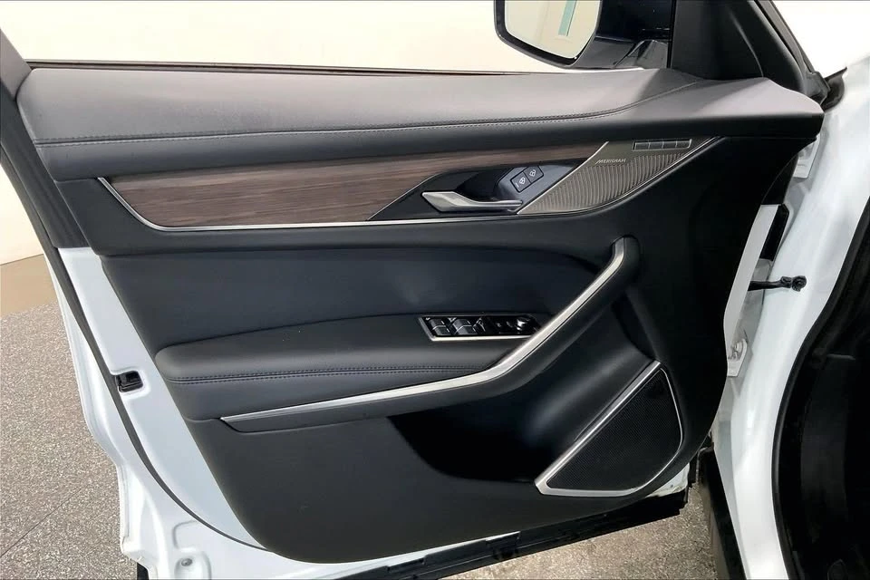 2021 Jaguar F-Pace - Image 7 of 20