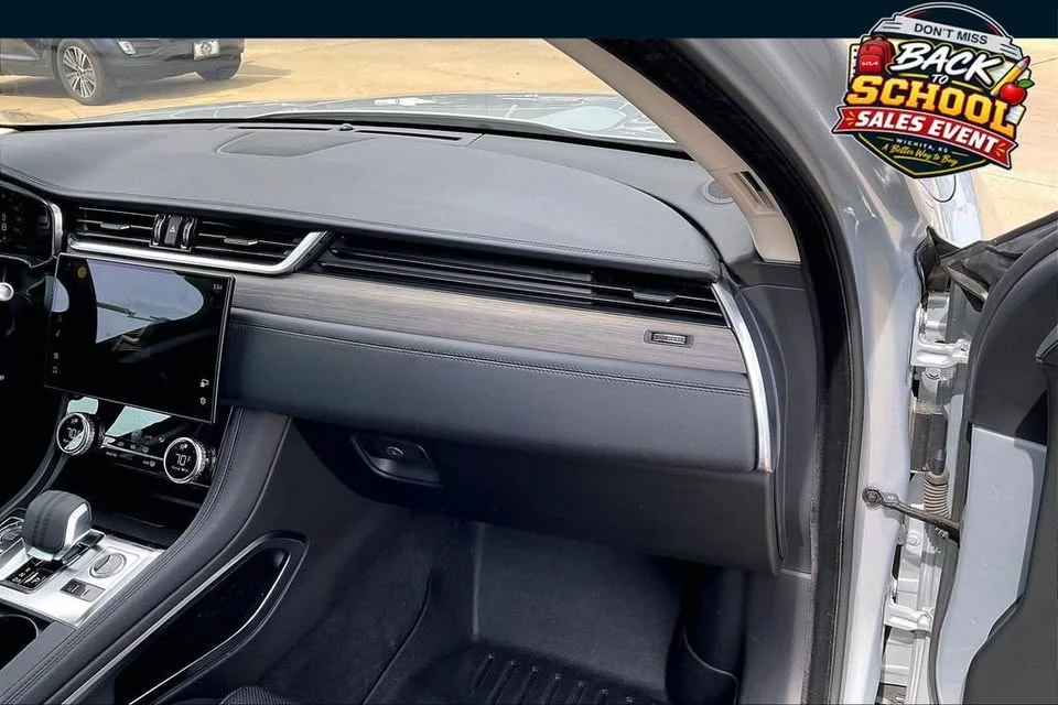 2021 Jaguar F-Pace - Image 16 of 20