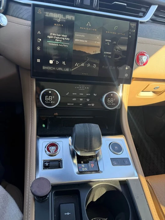 2021 Jaguar F-Pace - Image 3 of 10