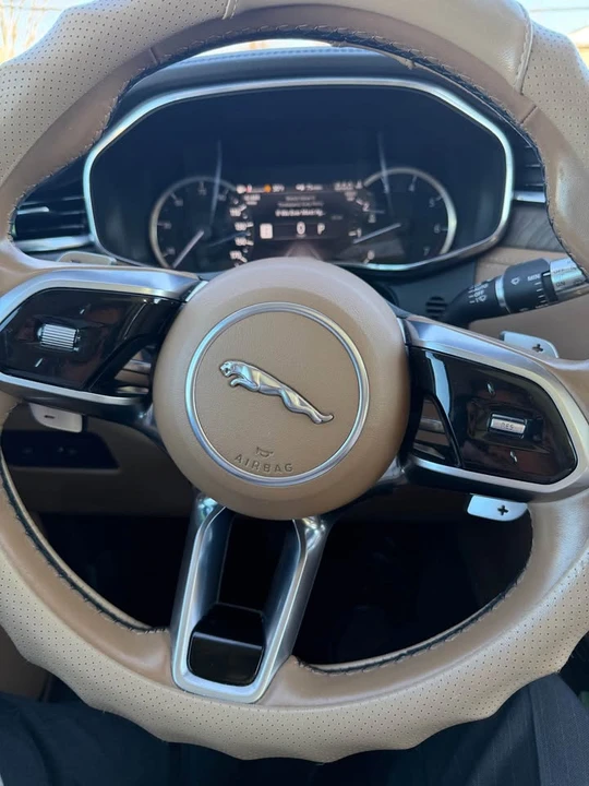 2021 Jaguar F-Pace - Image 9 of 10