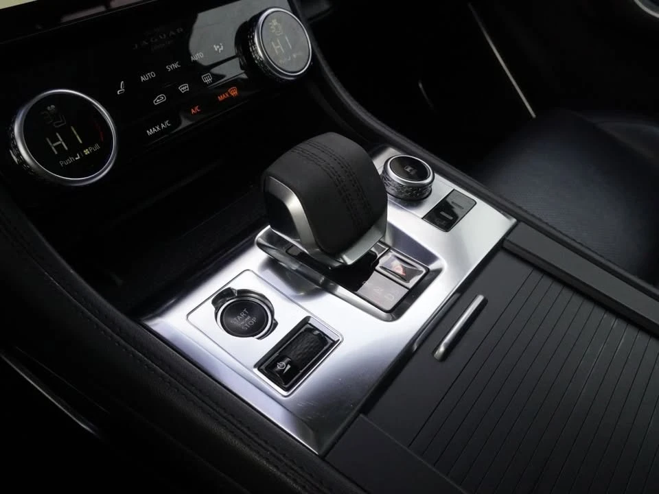 2021 Jaguar F-Pace - Image 12 of 16