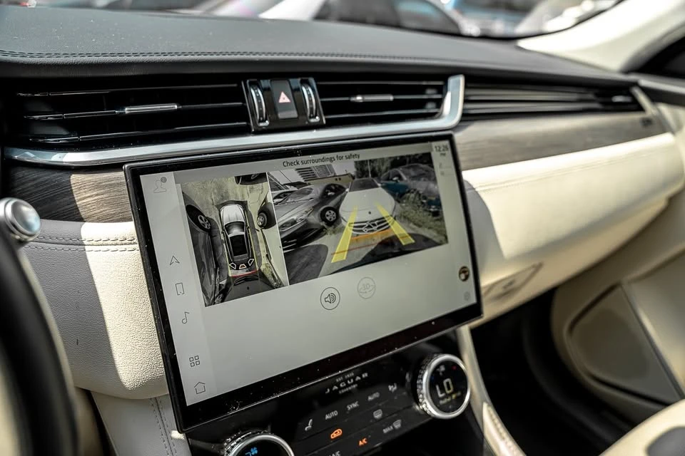 2021 Jaguar F-Pace - Image 13 of 15