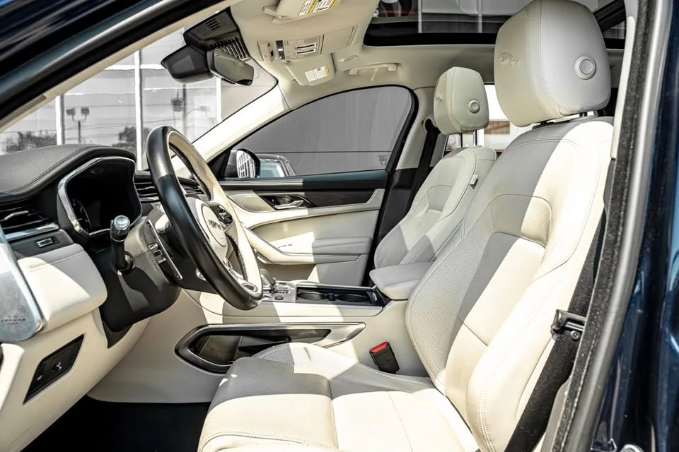 2021 Jaguar F-Pace - Image 8 of 15