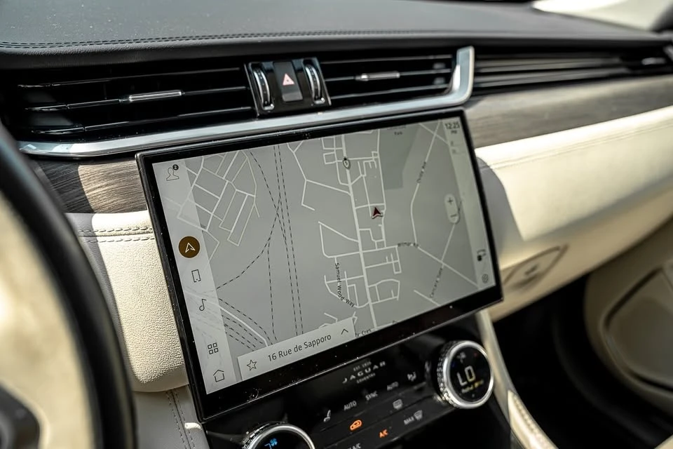 2021 Jaguar F-Pace - Image 12 of 15
