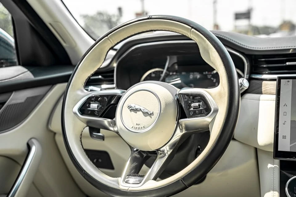 2021 Jaguar F-Pace - Image 7 of 13
