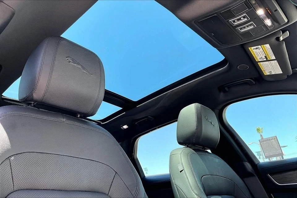 2021 Jaguar F-Pace - Image 11 of 13