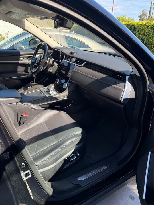 2021 Jaguar F-Pace - Image 11 of 19