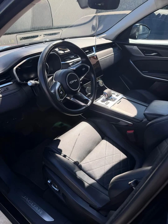 2021 Jaguar F-Pace - Image 8 of 19