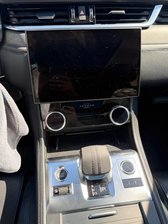 2021 Jaguar F-Pace - Image 10 of 19