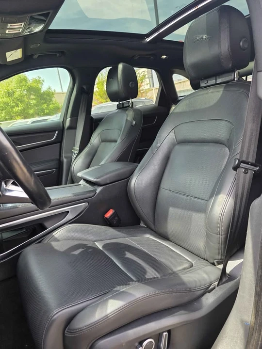 2021 Jaguar F-Pace - Image 6 of 10