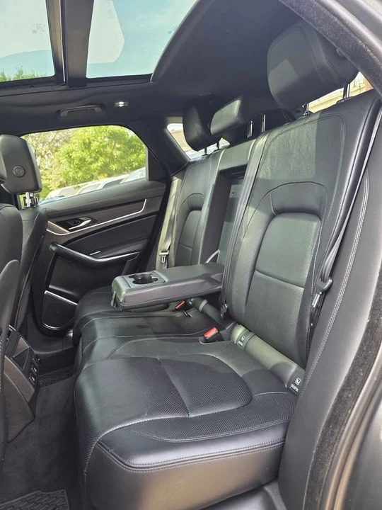 2021 Jaguar F-Pace - Image 7 of 10