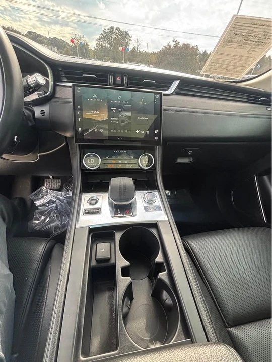 2021 Jaguar F-Pace - Image 16 of 19