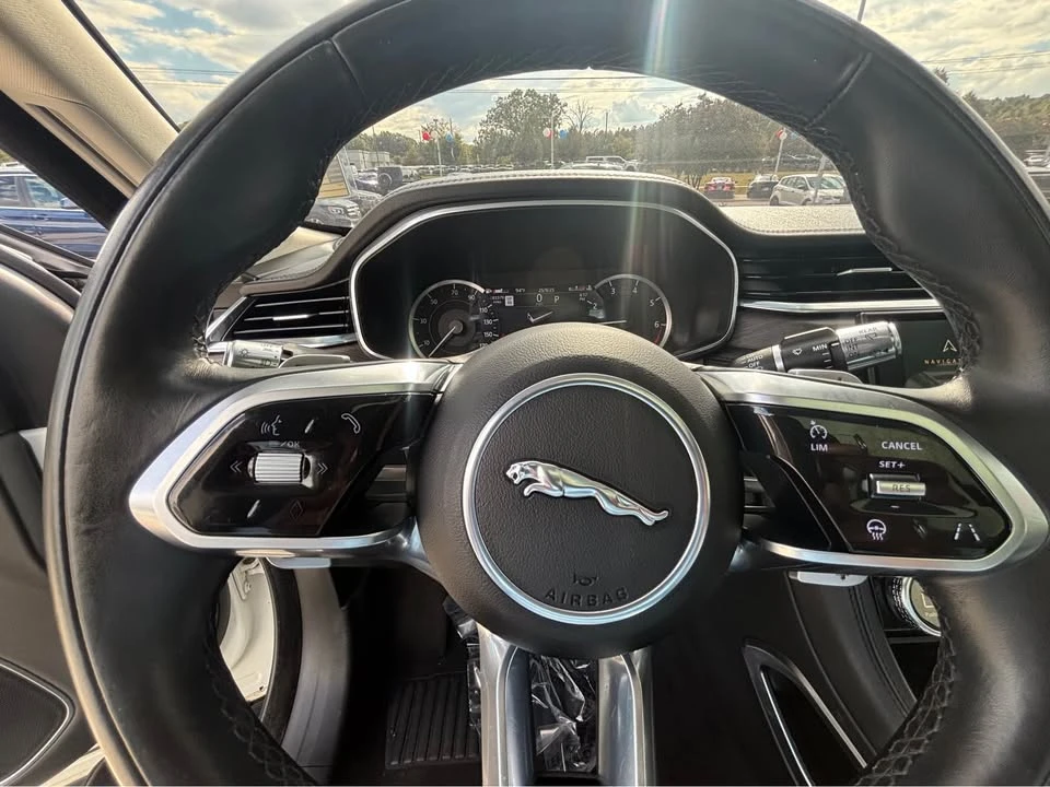 2021 Jaguar F-Pace - Image 17 of 19