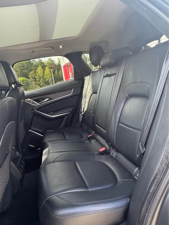 2021 Jaguar F-Pace - Image 7 of 19