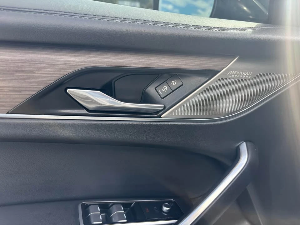 2021 Jaguar F-Pace - Image 11 of 19