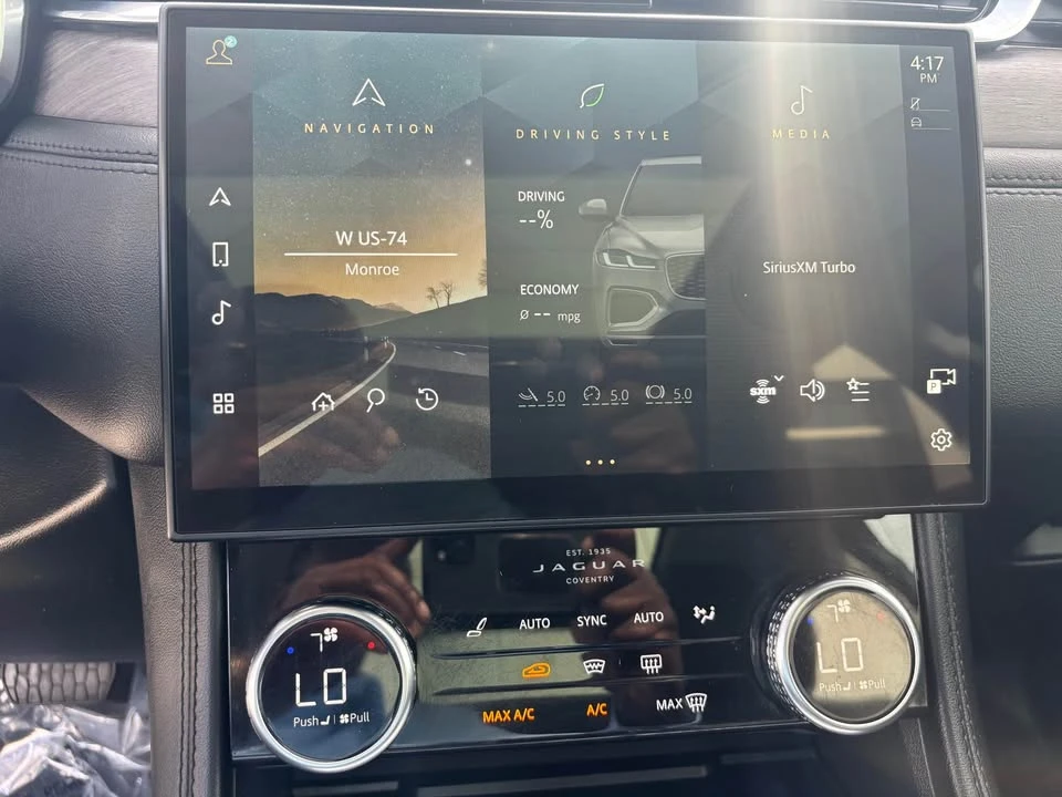 2021 Jaguar F-Pace - Image 15 of 19