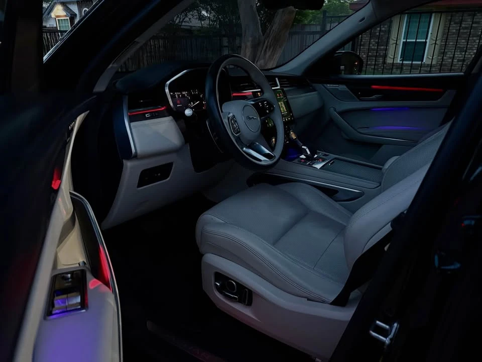 2021 Jaguar F-Pace - Image 7 of 19
